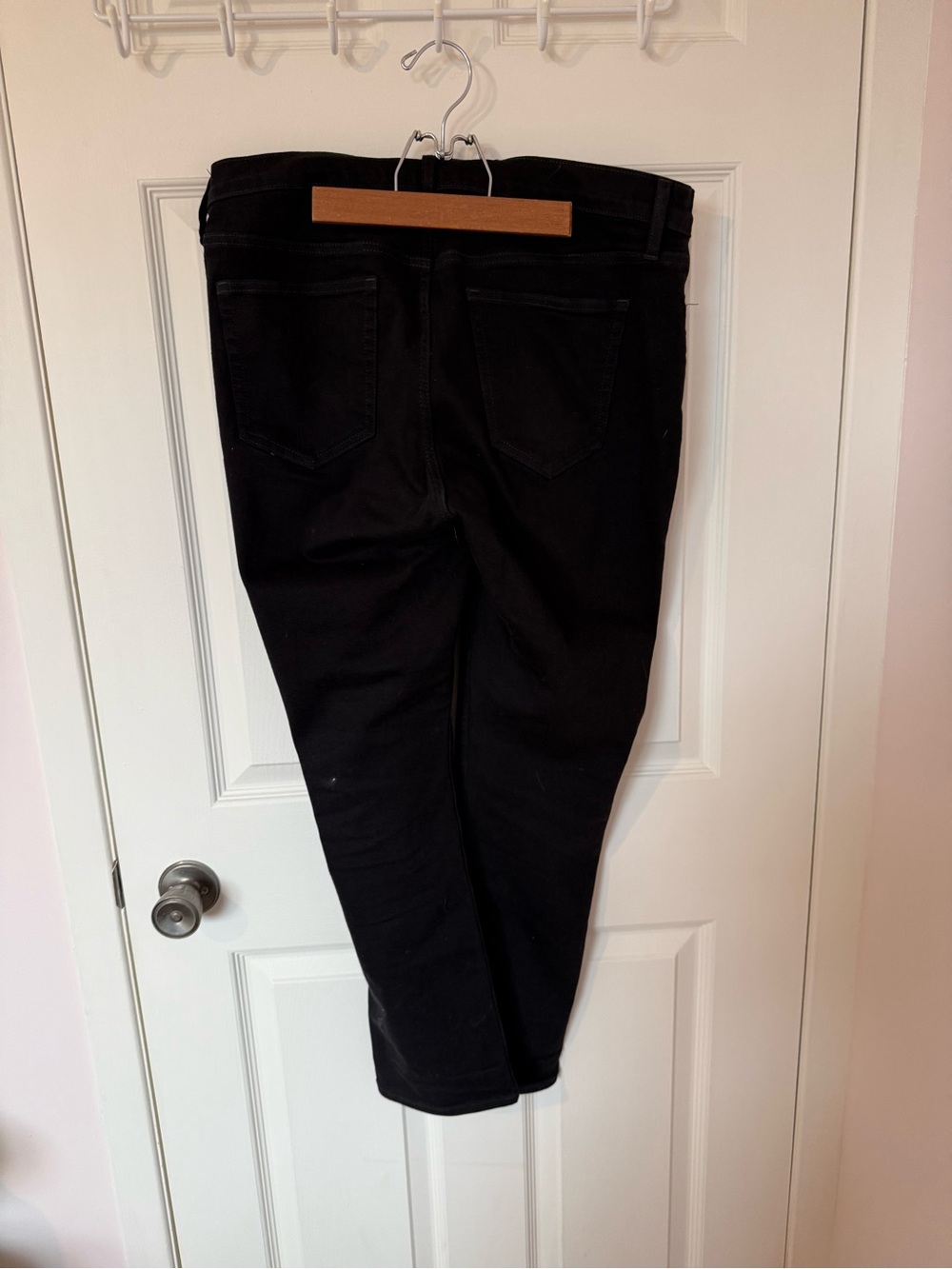Black Women's Jeans - Straight leg Fit